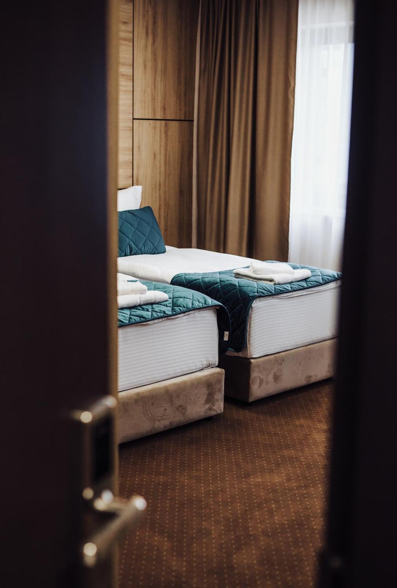 Hotel Brcko Gas Sarajevo Lukavica ภายนอก รูปภาพ