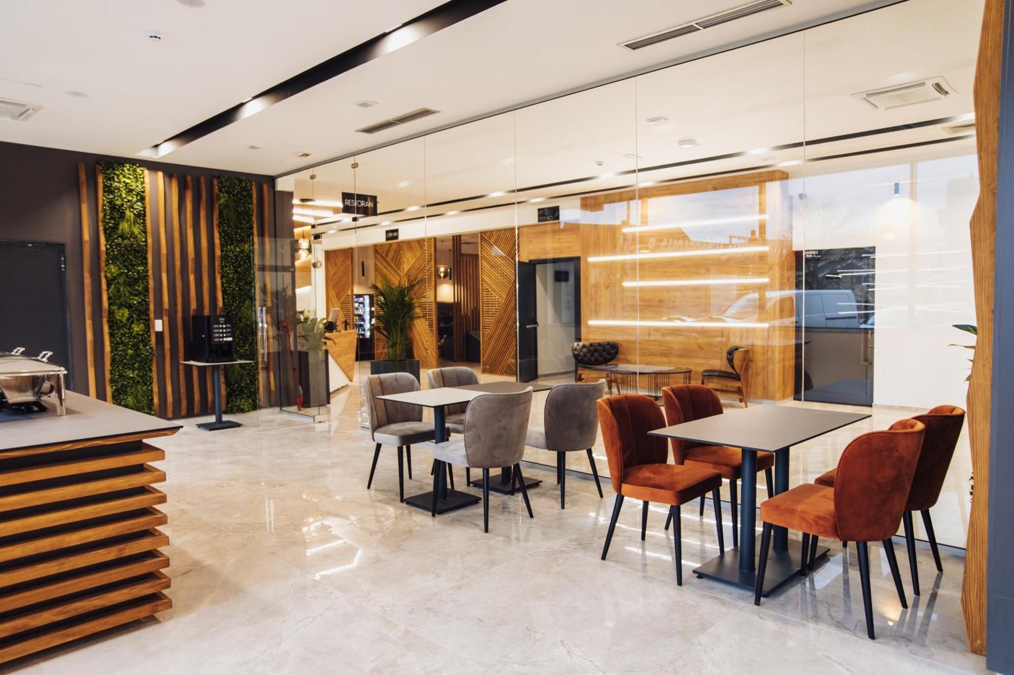 Hotel Brcko Gas Sarajevo Lukavica ภายนอก รูปภาพ